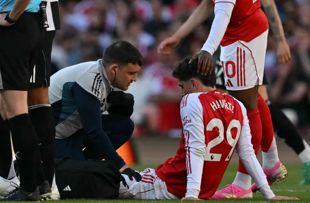 开云网站-阿森纳小胜纽卡斯尔，暂时夺回英超第一宝座，两名主力因伤退场|埃泽|射门|奥苏拉|比赛|吉马良斯_新浪体育_新浪新闻